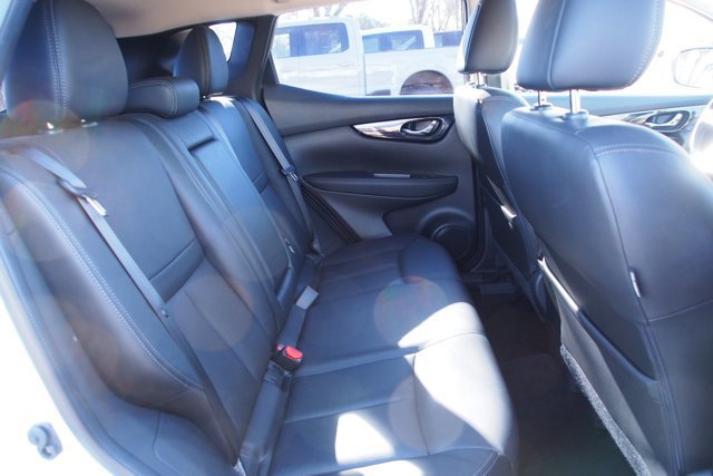 Used 2017 Nissan Rogue Sport SL w/ SL Premium Package image 13