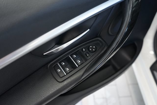 Used 2018 BMW 330i xDrive Sedan AWD/4WD image 19