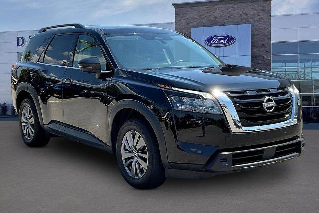 Used 2025 Nissan Pathfinder SV