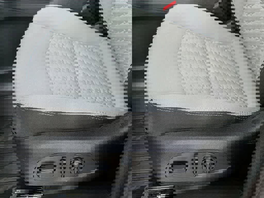 Used 2020 Chevrolet Equinox LT w/ LPO, Floor Liner Package image 30