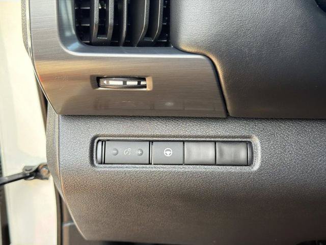 Used 2023 Nissan Pathfinder Rock Creek AWD/4WD image 23