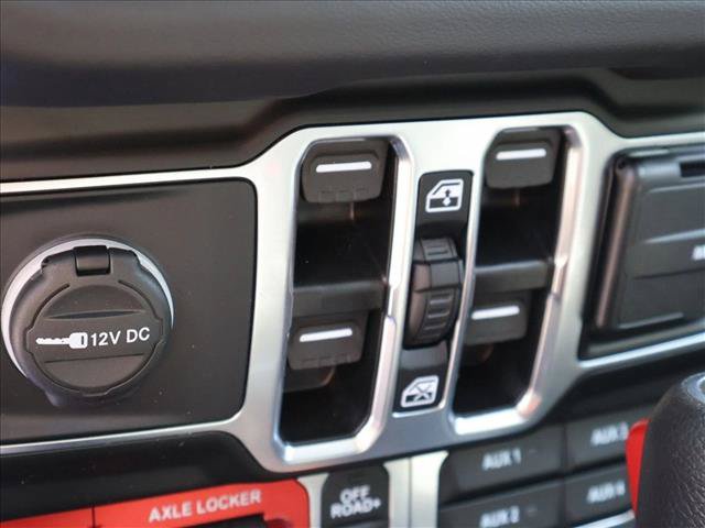 Used 2025 Jeep Gladiator Mojave w/ Steel Bumper Group AWD/4WD image 10