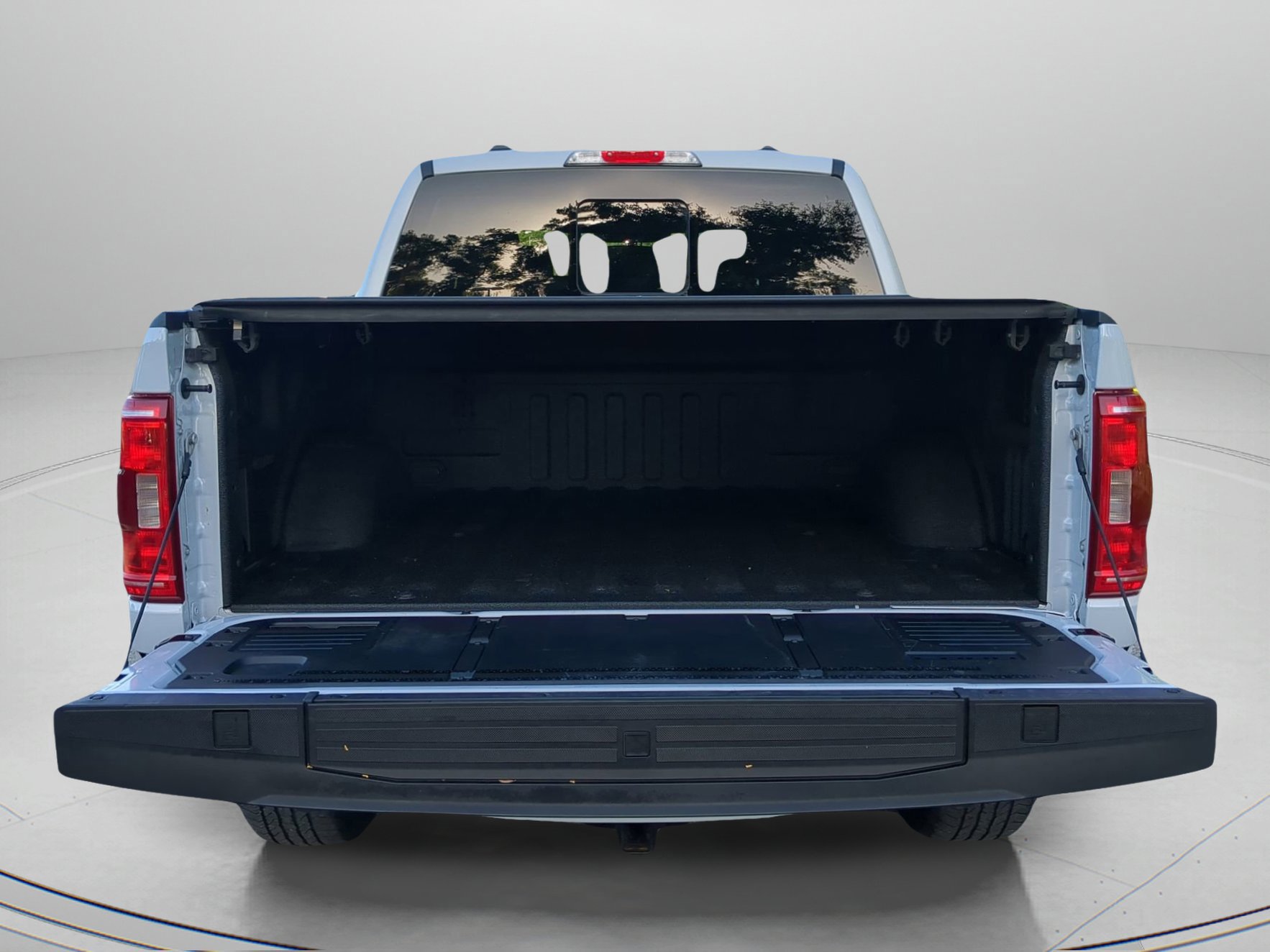 Certified 2022 Ford F150 XLT w/ Equipment Group 302A High image 46