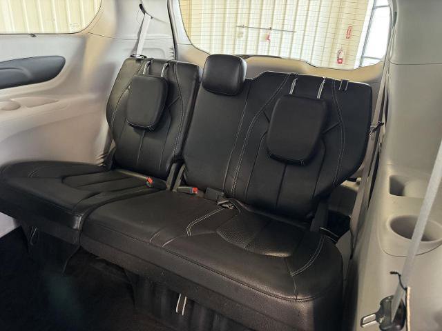 Used 2022 Chrysler Pacifica Touring-L image 26