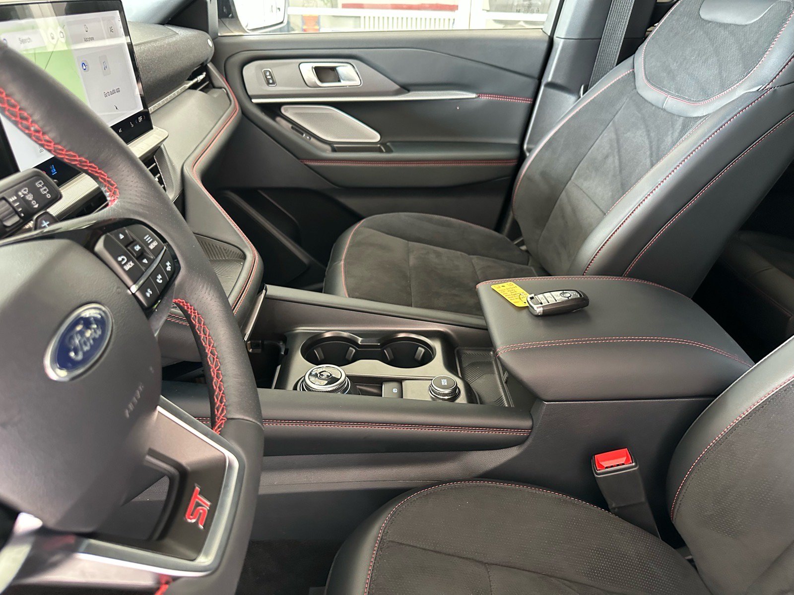 Certified 2025 Ford Explorer ST RWD image 18