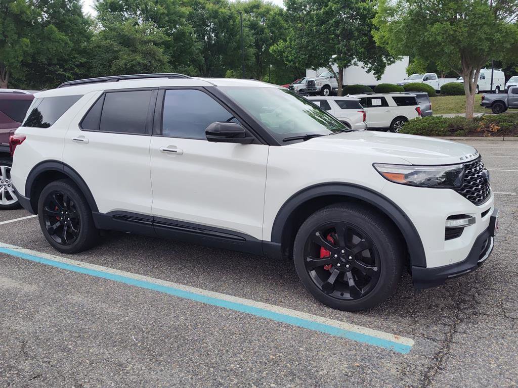Certified 2022 Ford Explorer ST w/ Equipment Group 401A AWD/4WD image 2