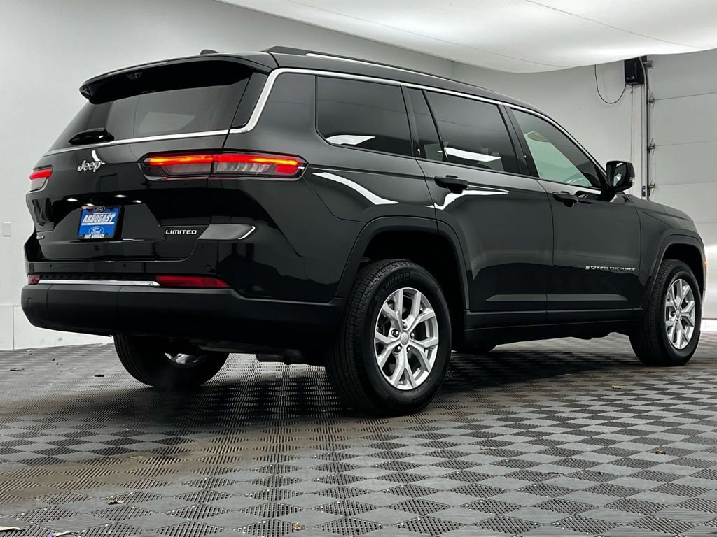 Used 2024 Jeep Grand Cherokee L Limited w/ Luxury Tech Group II image 4