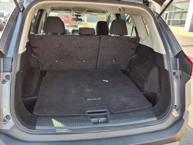 Used 2023 Nissan Rogue S image 25