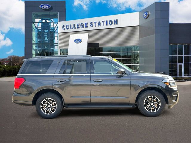 Certified 2022 Ford Expedition XLT RWD image 5