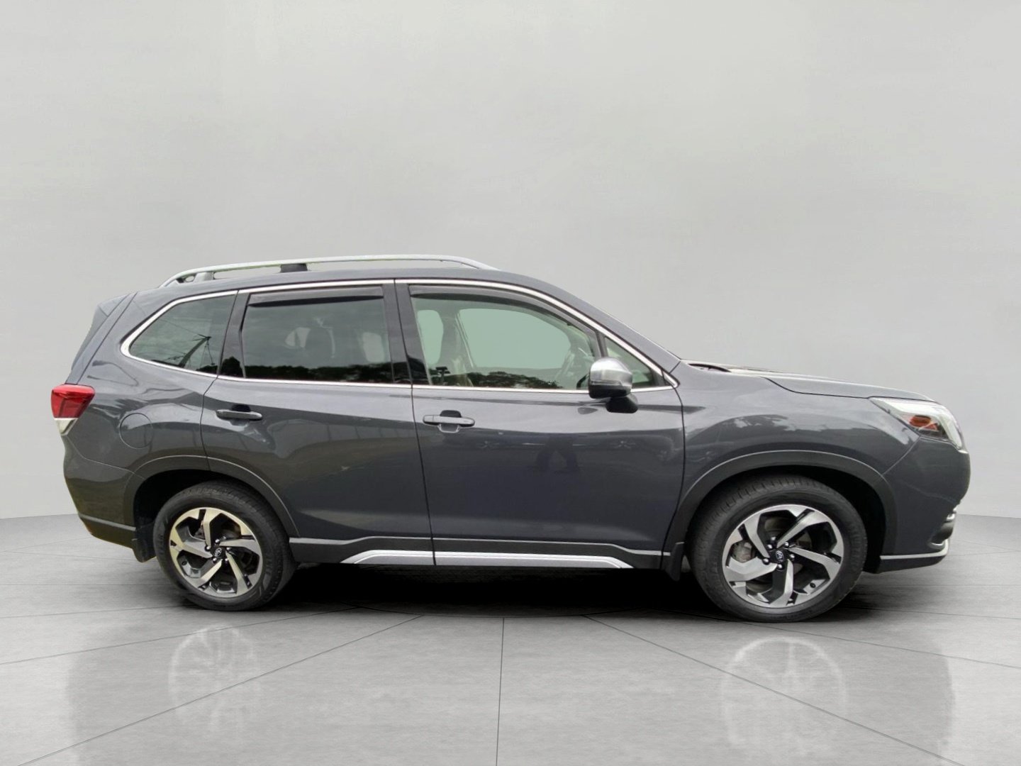 Used 2023 Subaru Forester Touring w/ Popular Package #2 AWD/4WD image 5
