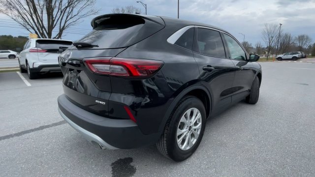 Certified 2023 Ford Escape Active AWD/4WD image 2