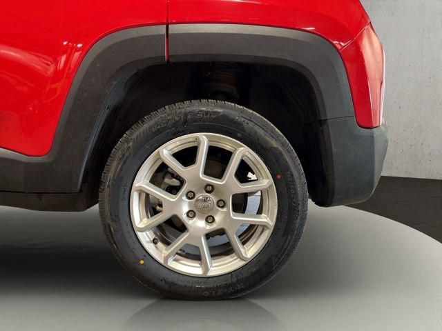 Used 2023 Jeep Renegade Latitude w/ Premium Group AWD/4WD image 33