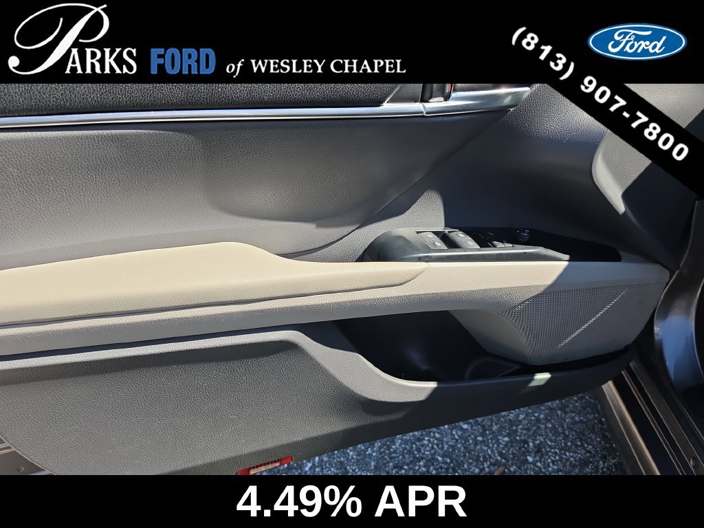 Used 2020 Toyota Camry SE FWD image 16