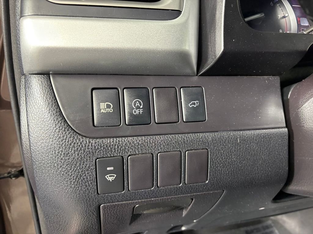 Used 2017 Toyota Highlander XLE image 14