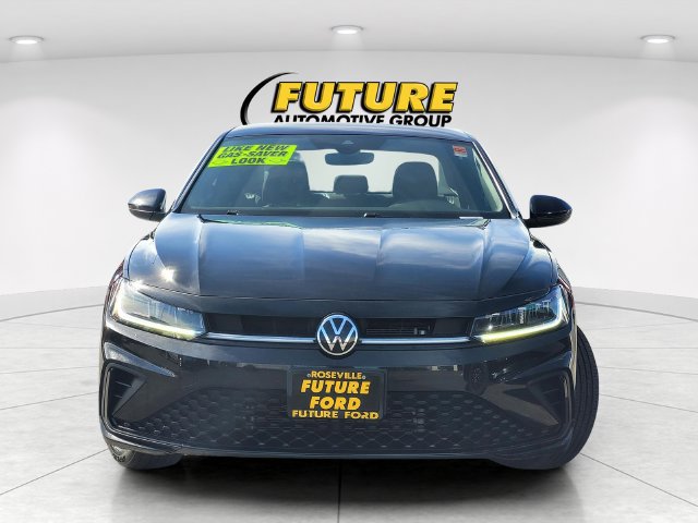 Used 2025 Volkswagen Jetta Sport FWD image 2