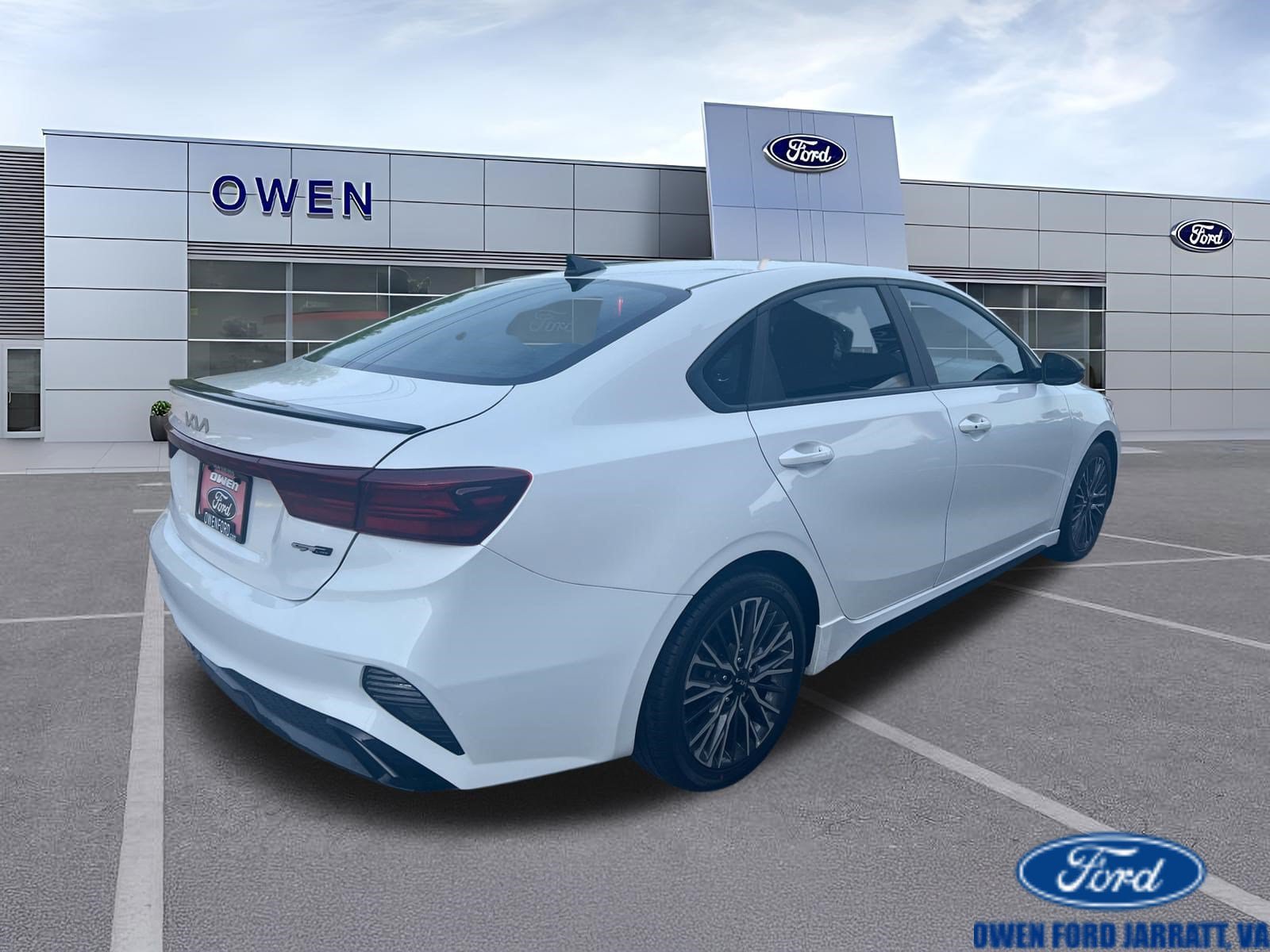 Used 2023 Kia Forte GT-Line w/ GT-Line Premium Package FWD image 4