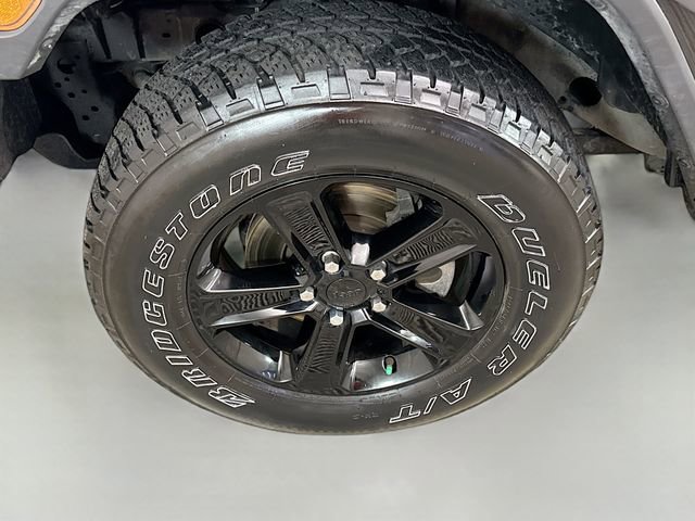 Used 2021 Jeep Wrangler Unlimited Sahara AWD/4WD image 31