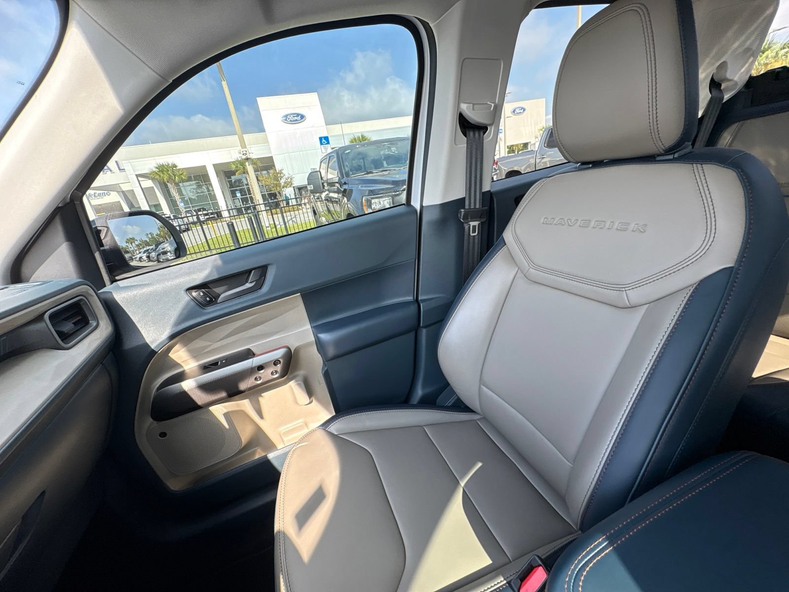 Certified 2025 Ford Maverick Lariat AWD/4WD image 32