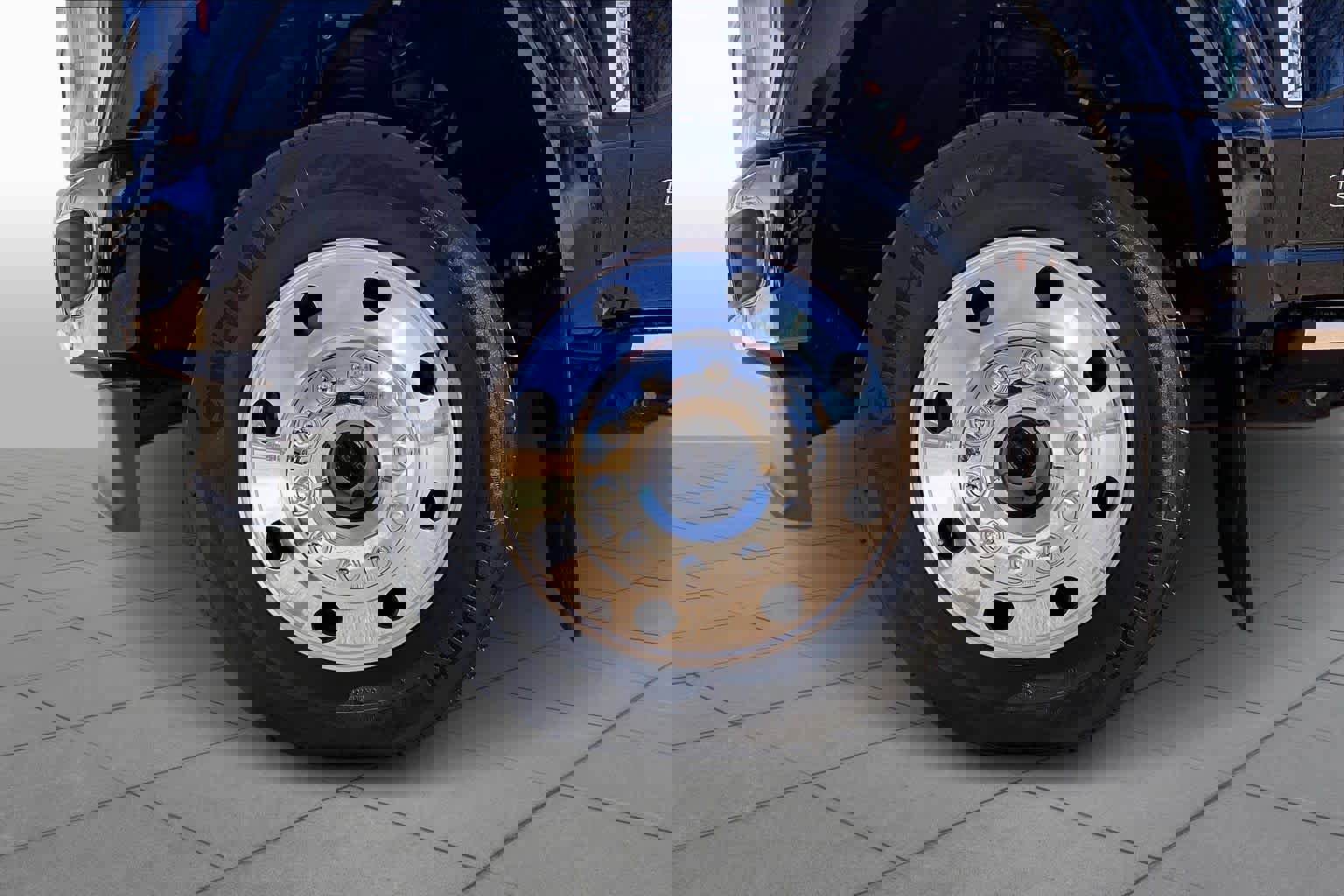 Certified 2025 Ford F450 Lariat w/ Chrome Package image 12