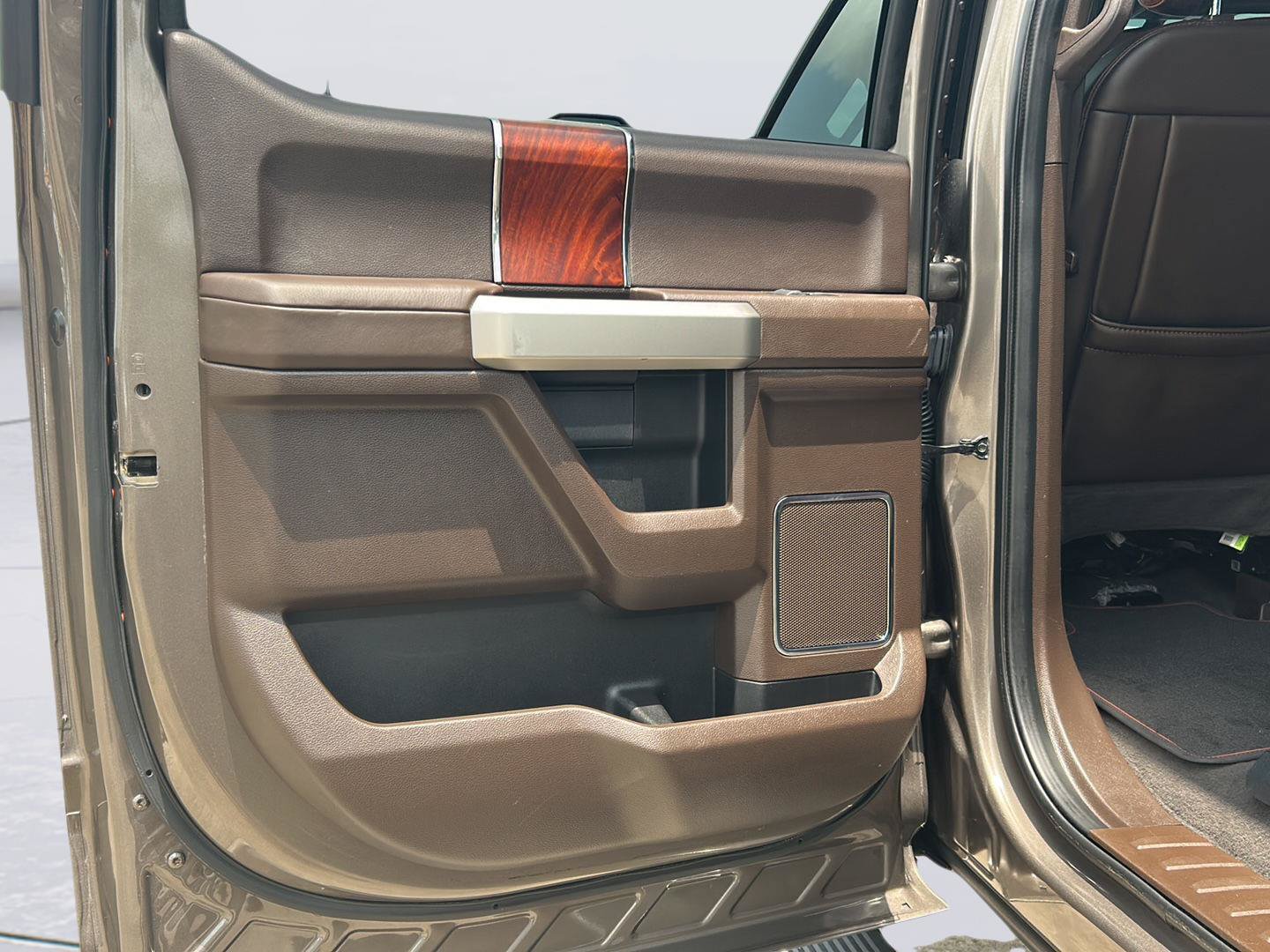 Certified 2022 Ford F250 King Ranch w/ King Ranch Ultimate Package AWD/4WD image 22