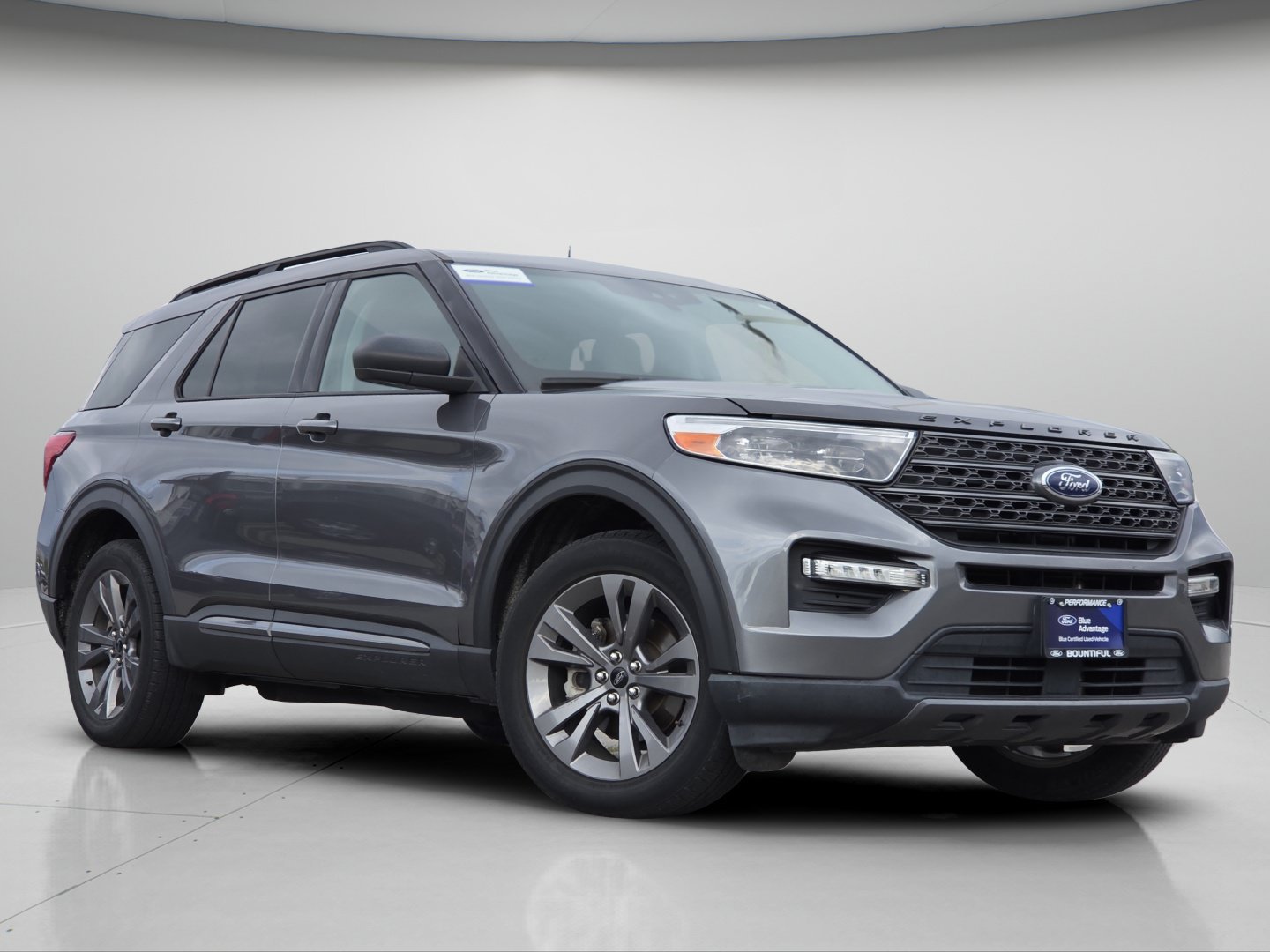 Certified 2021 Ford Explorer XLT w/ Equipment Group 202A AWD/4WD image 2