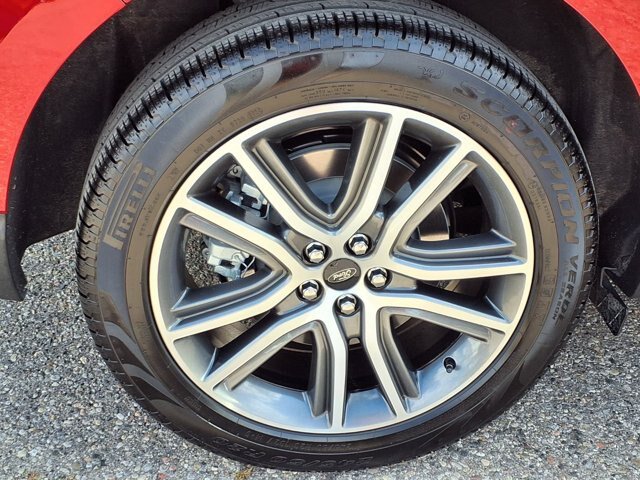 Certified 2024 Ford Edge Titanium AWD/4WD image 31