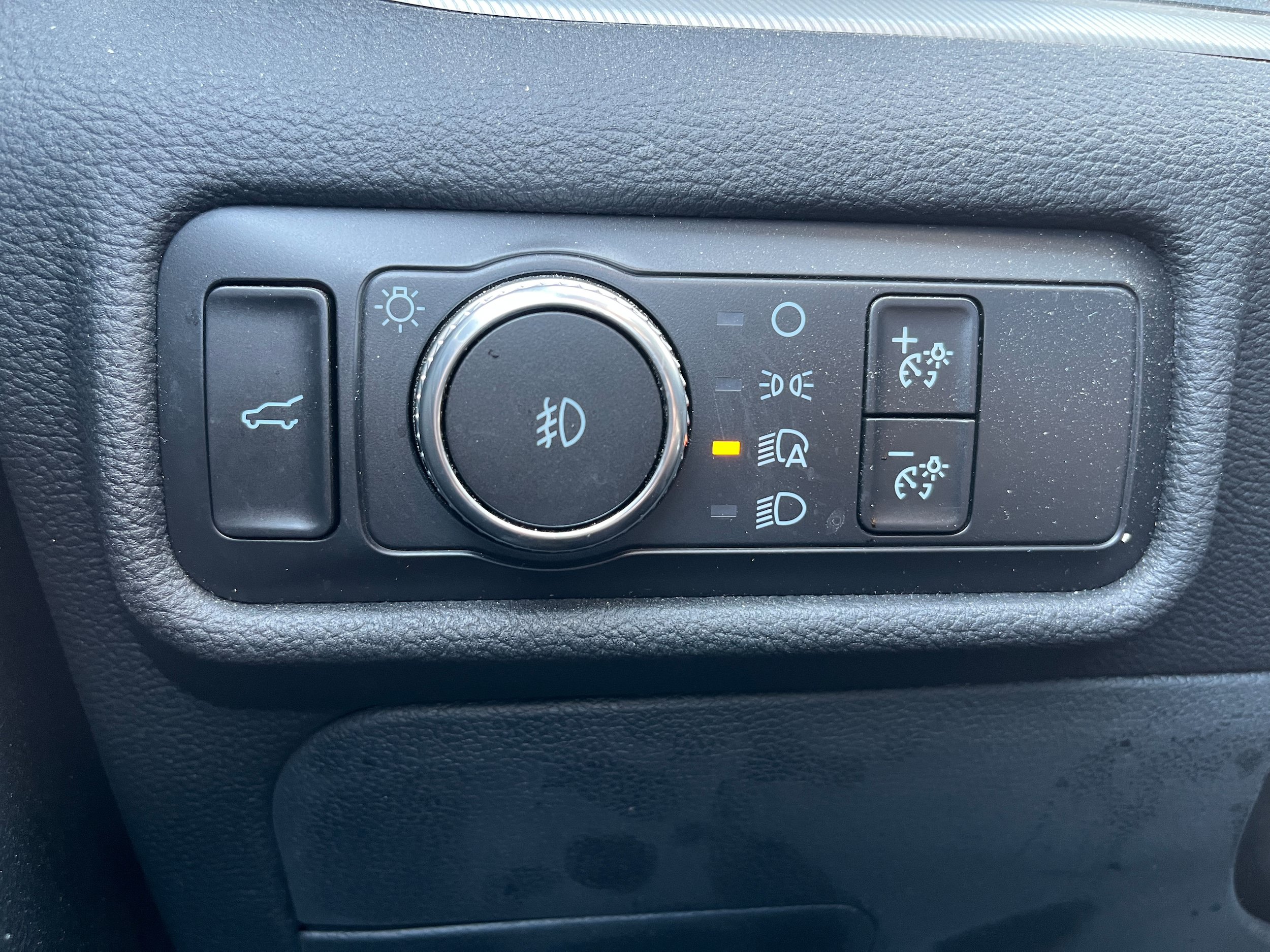 Certified 2020 Ford Explorer XLT w/ Equipment Group 202A AWD/4WD image 17