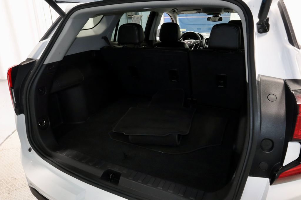 Used 2024 GMC Terrain SLT AWD/4WD image 15