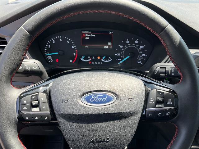 Certified 2022 Ford Escape SEL w/ SEL Stealth AWD Package image 16