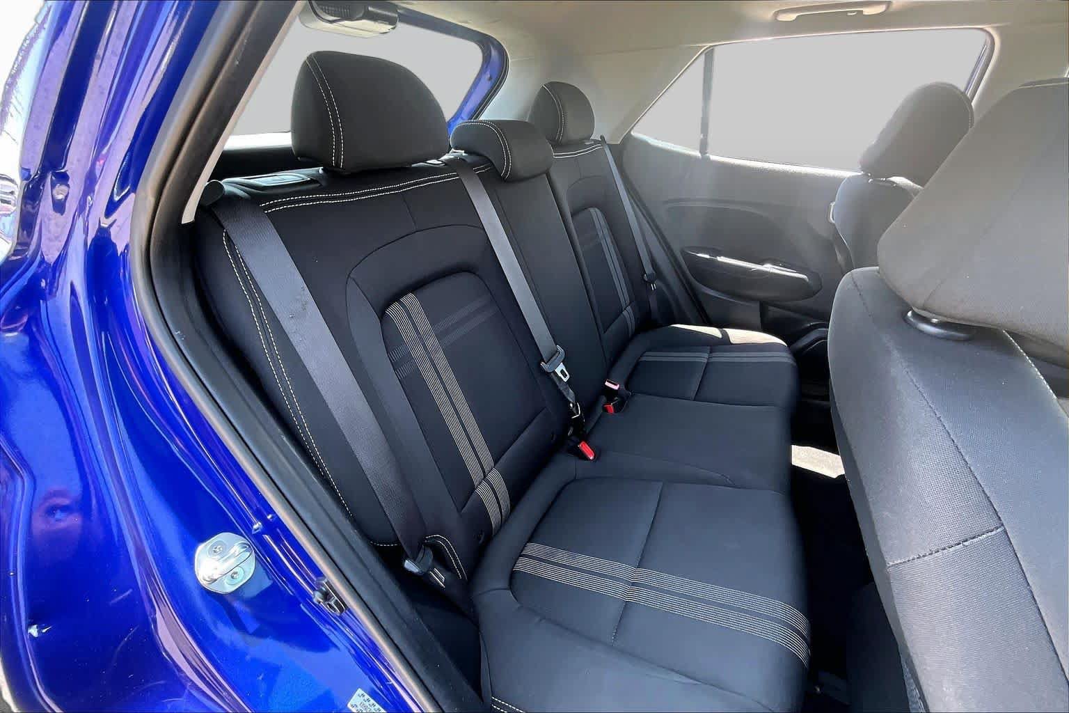 Used 2024 Hyundai Venue SEL FWD image 19