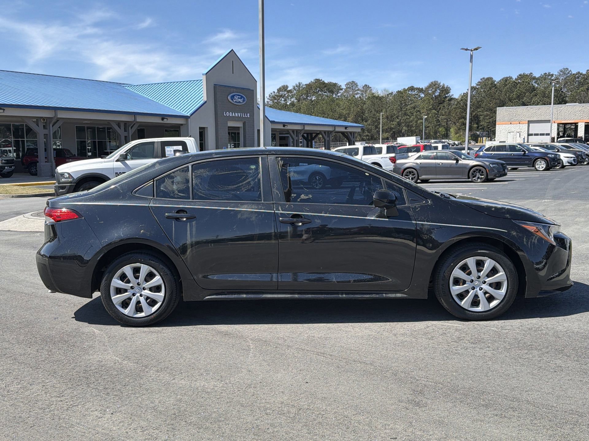 Used 2022 Toyota Corolla LE image 2