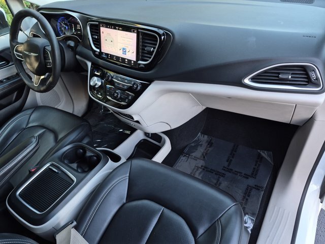 Used 2023 Chrysler Pacifica Touring-L FWD image 29