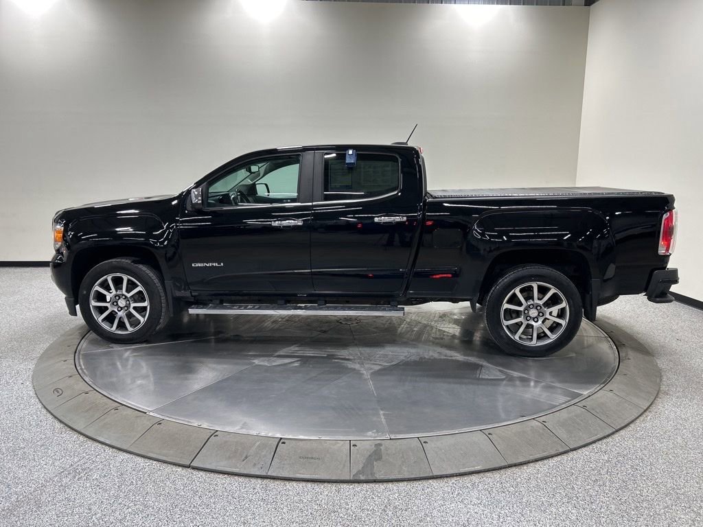 Used 2018 GMC Canyon Denali image 2