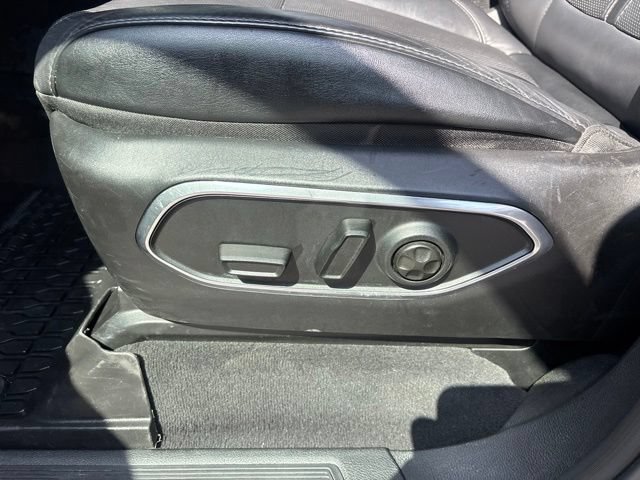 Used 2024 Jeep Wagoneer Series II w/ Flexible Seating Group RWD image 13