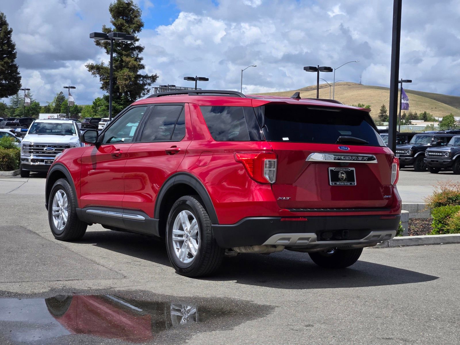 Certified 2024 Ford Explorer XLT w/ Equipment Group 202A AWD/4WD image 3
