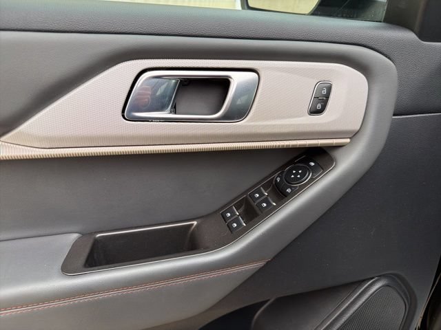 Certified 2025 Ford Explorer Active AWD/4WD image 12
