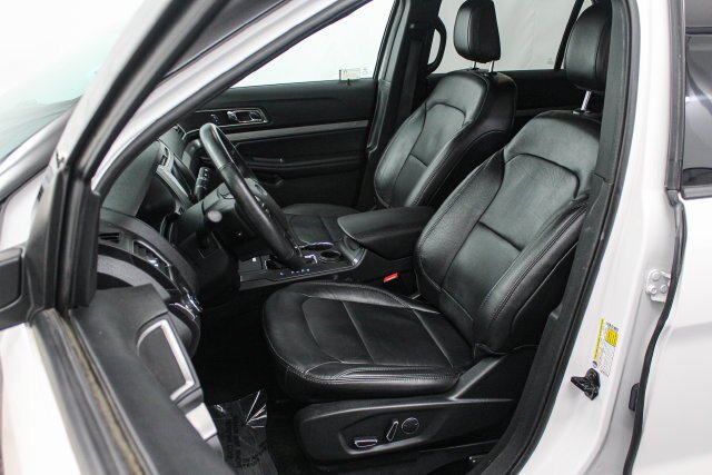 Certified 2018 Ford Explorer XLT w/ Equipment Group 202A FWD image 10