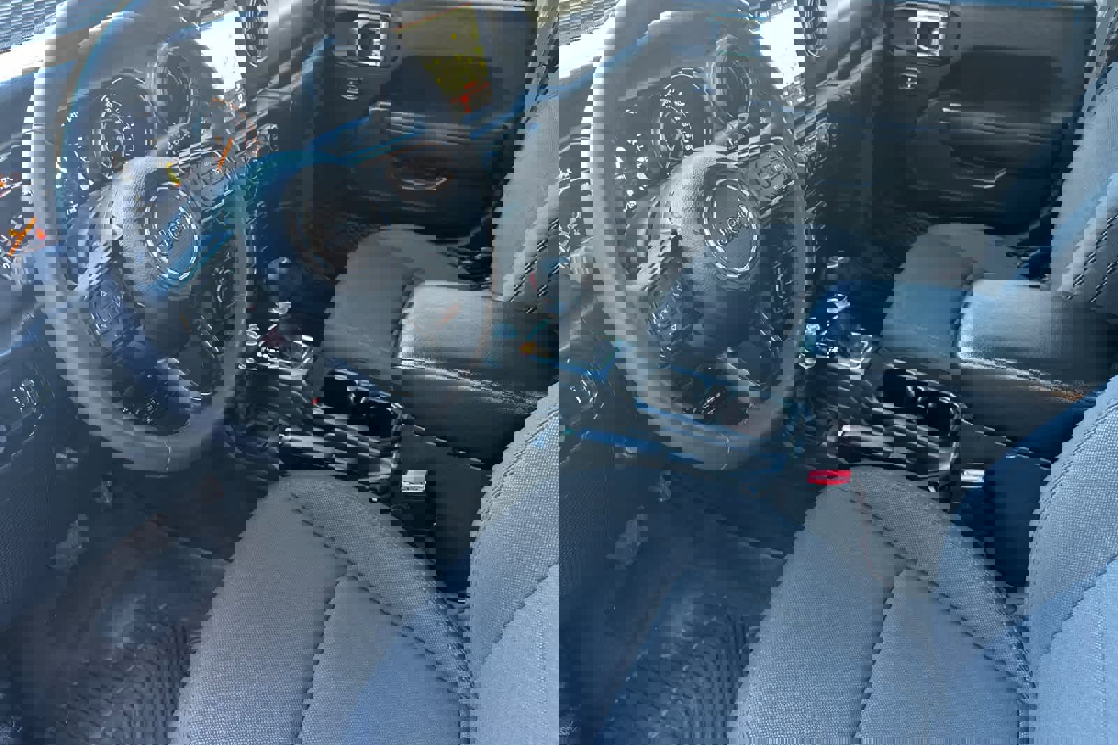 Used 2023 Jeep Gladiator Sport image 11