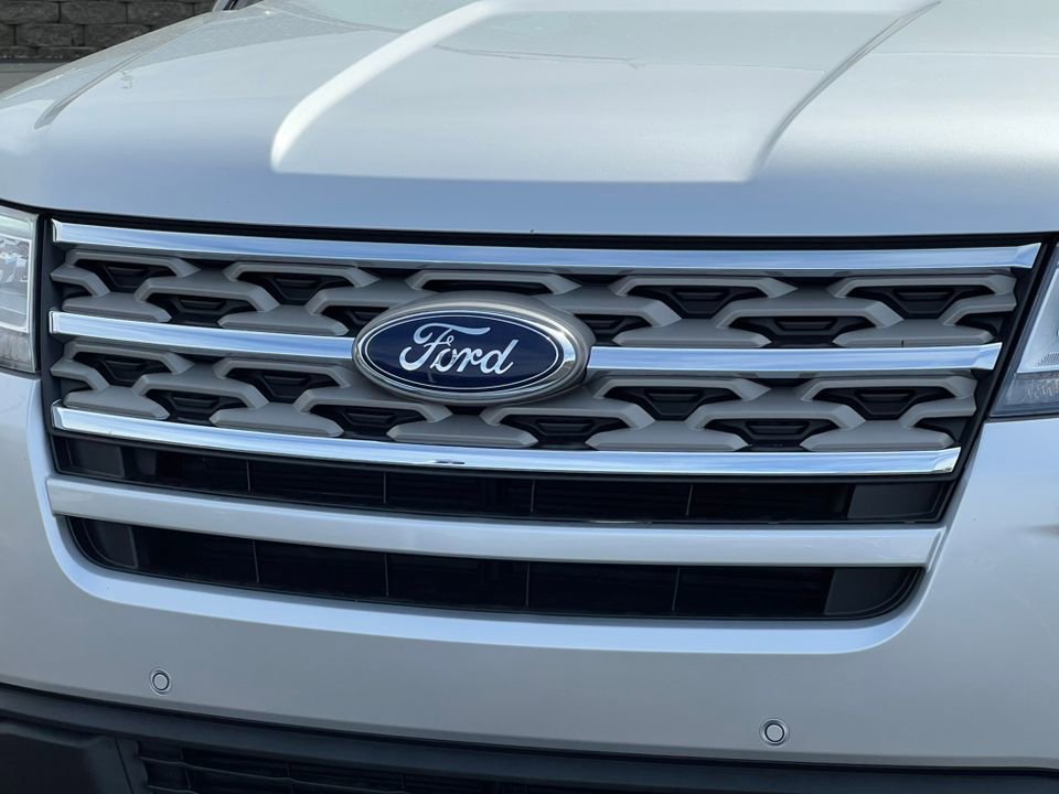 Certified 2018 Ford Explorer XLT w/ Equipment Group 202A AWD/4WD image 36