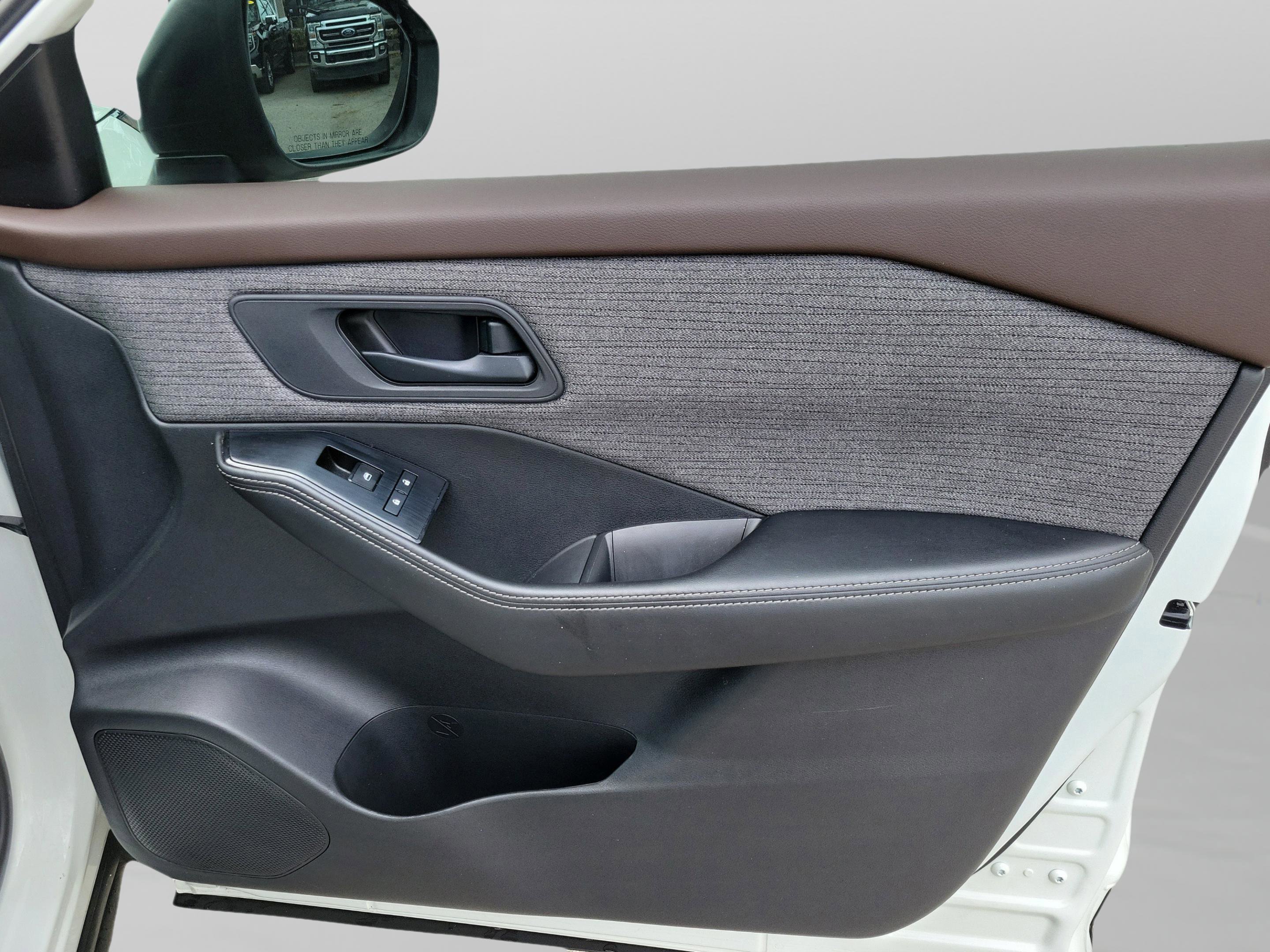 Used 2021 Nissan Rogue S image 11