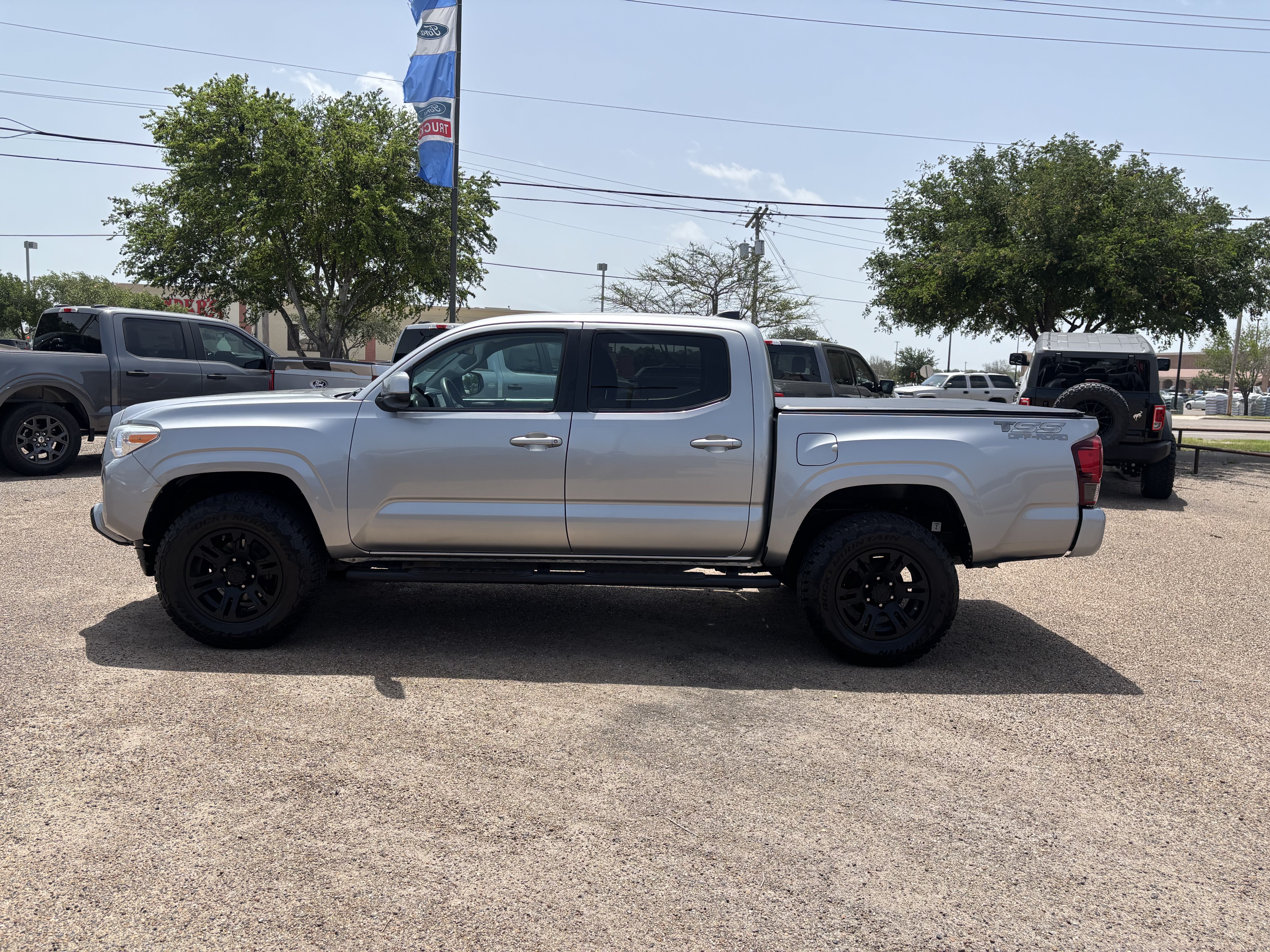 Used 2021 Toyota Tacoma SR w/ SR Convenience Package RWD image 2