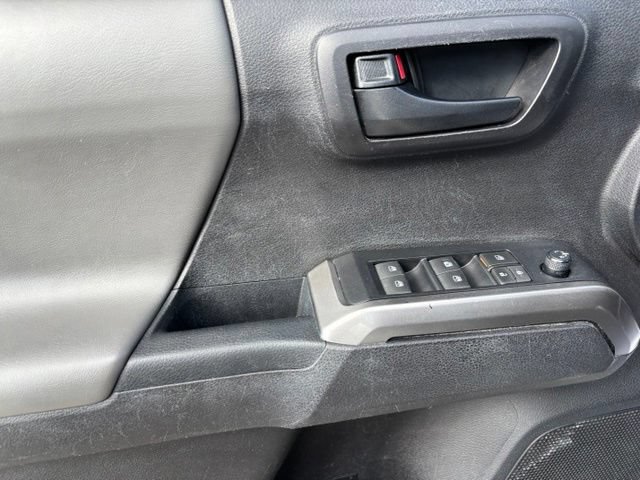 Used 2021 Toyota Tacoma SR5 RWD image 10