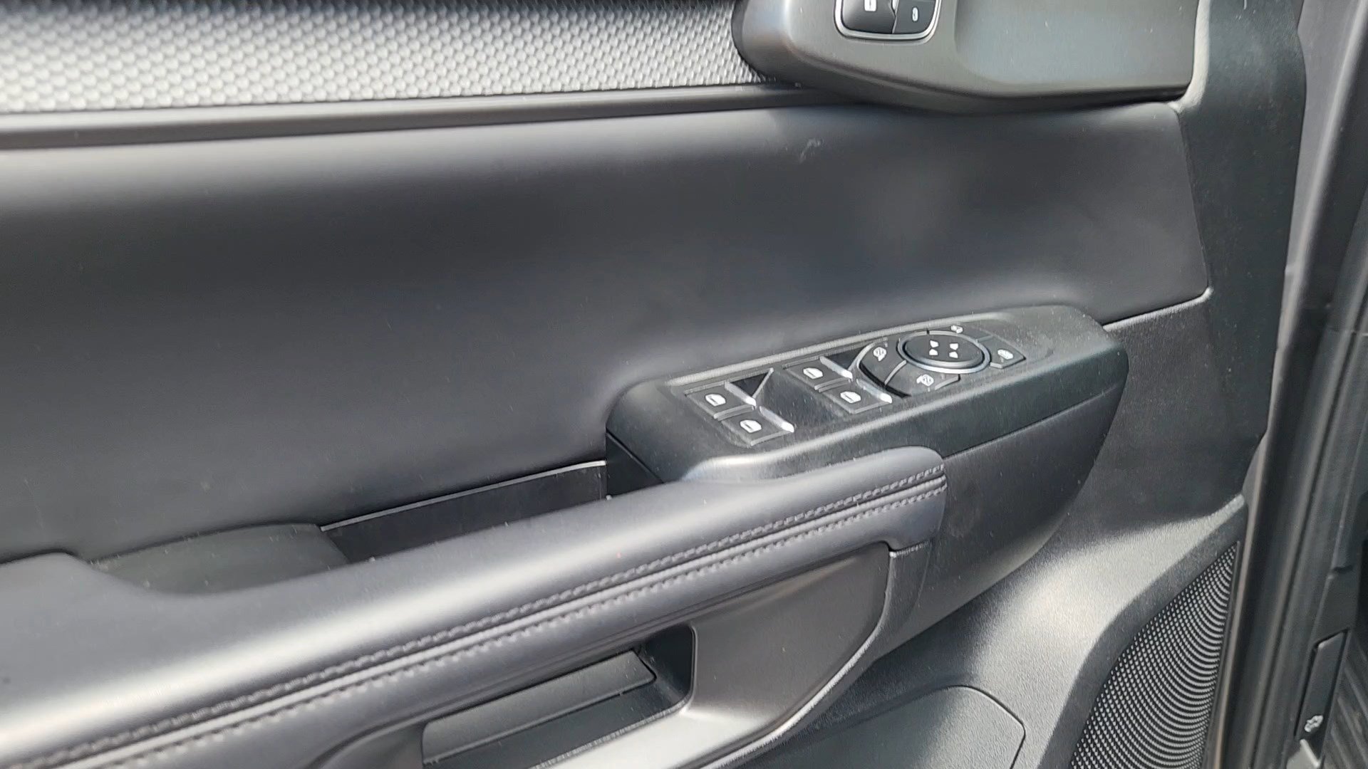 Certified 2025 Ford Ranger Raptor AWD/4WD image 29