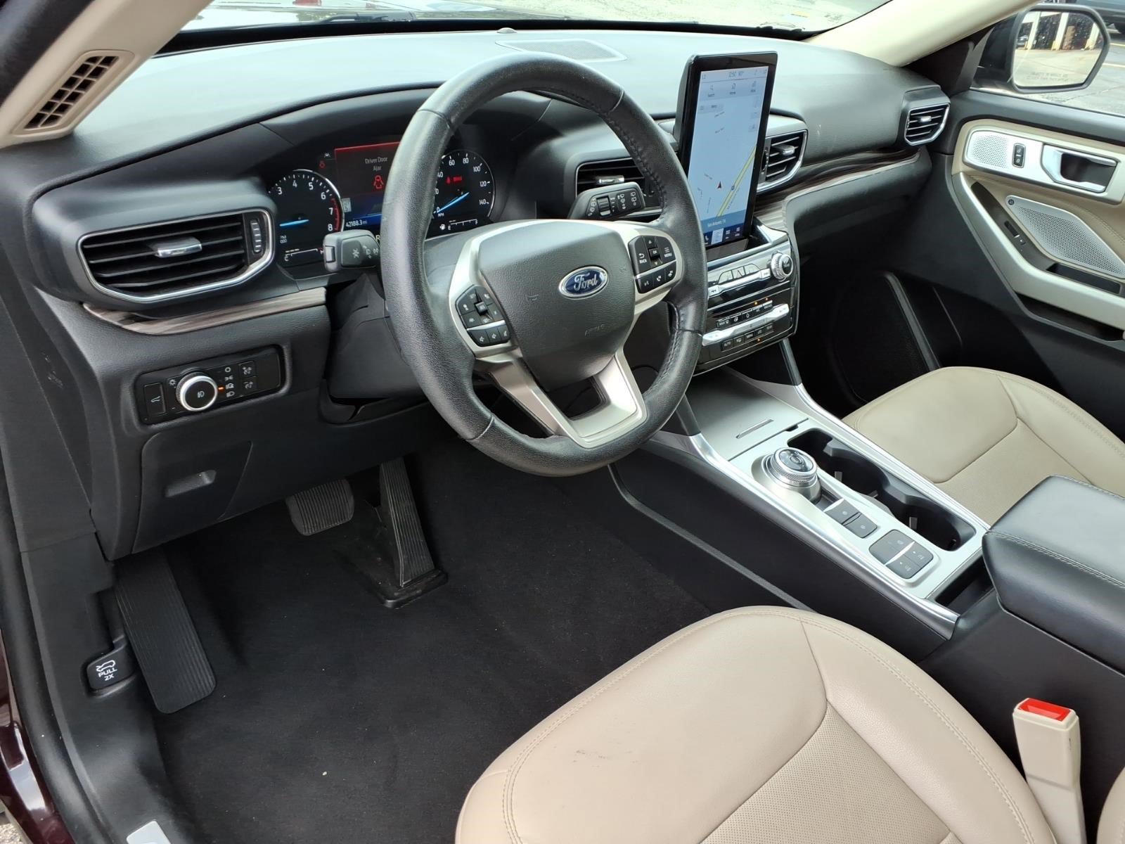 Certified 2023 Ford Explorer Limited w/ Limited Technology Package RWD image 12