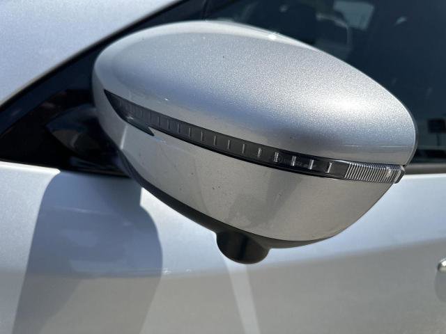 Used 2020 Nissan Pathfinder SL FWD image 8