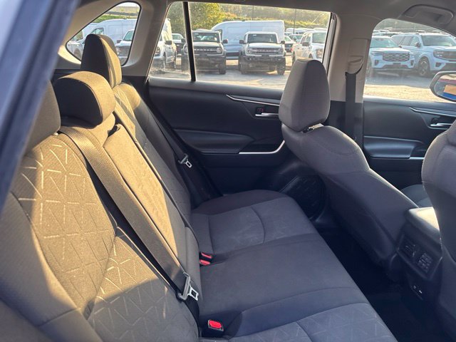 Used 2021 Toyota RAV4 XLE FWD image 9