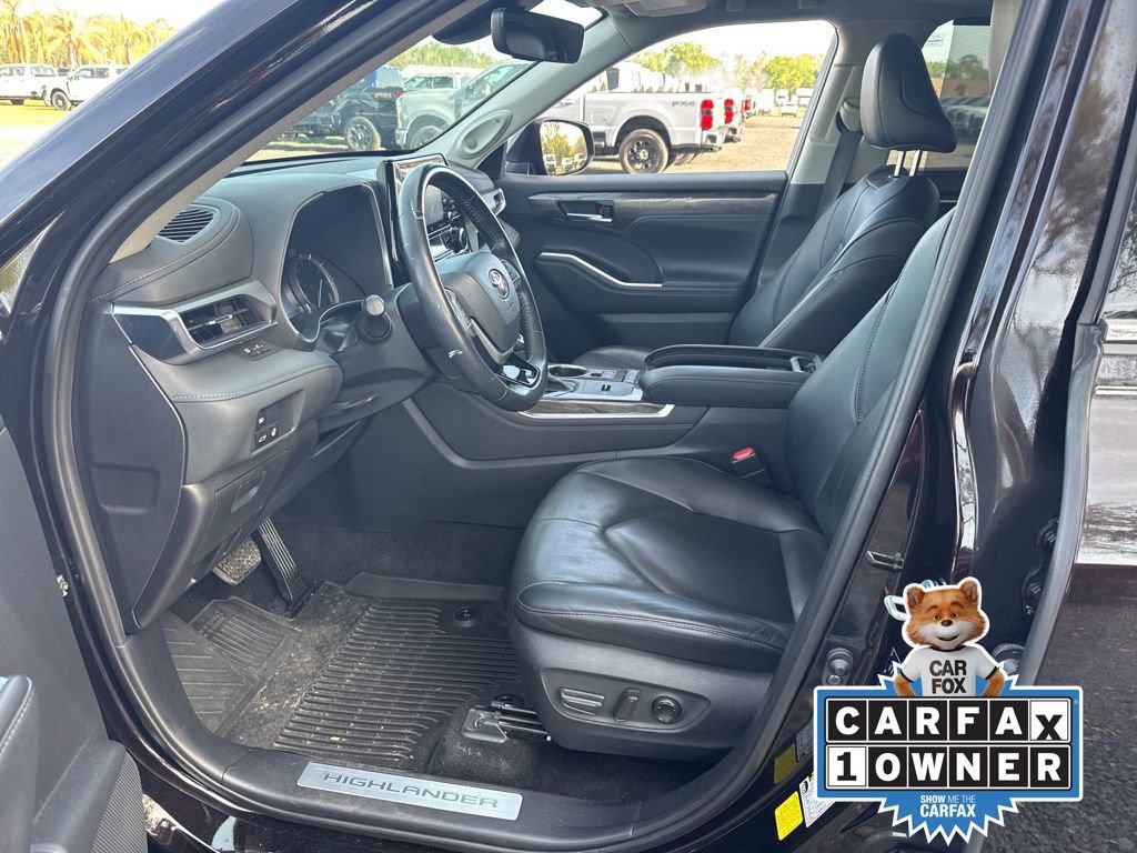 Used 2022 Toyota Highlander Limited image 11