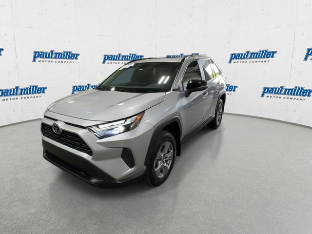 Used 2023 Toyota RAV4 XLE w/ Convenience Package AWD/4WD image 4