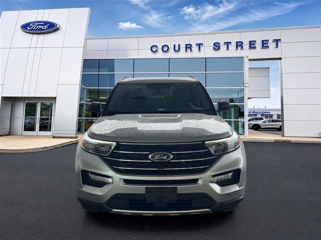 Certified 2023 Ford Explorer XLT w/ Equipment Group 202A AWD/4WD image 3