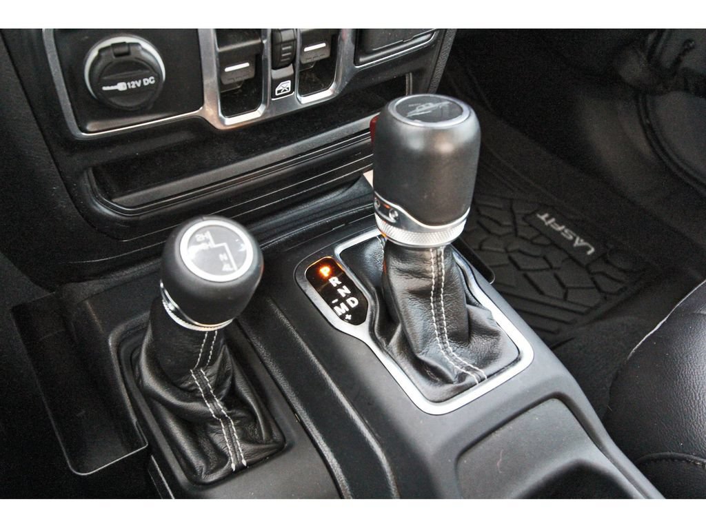 Used 2022 Jeep Gladiator Overland w/ Popular Equipment Package AWD/4WD image 26